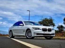 BMW 740i