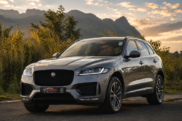 Jaguar F Pace